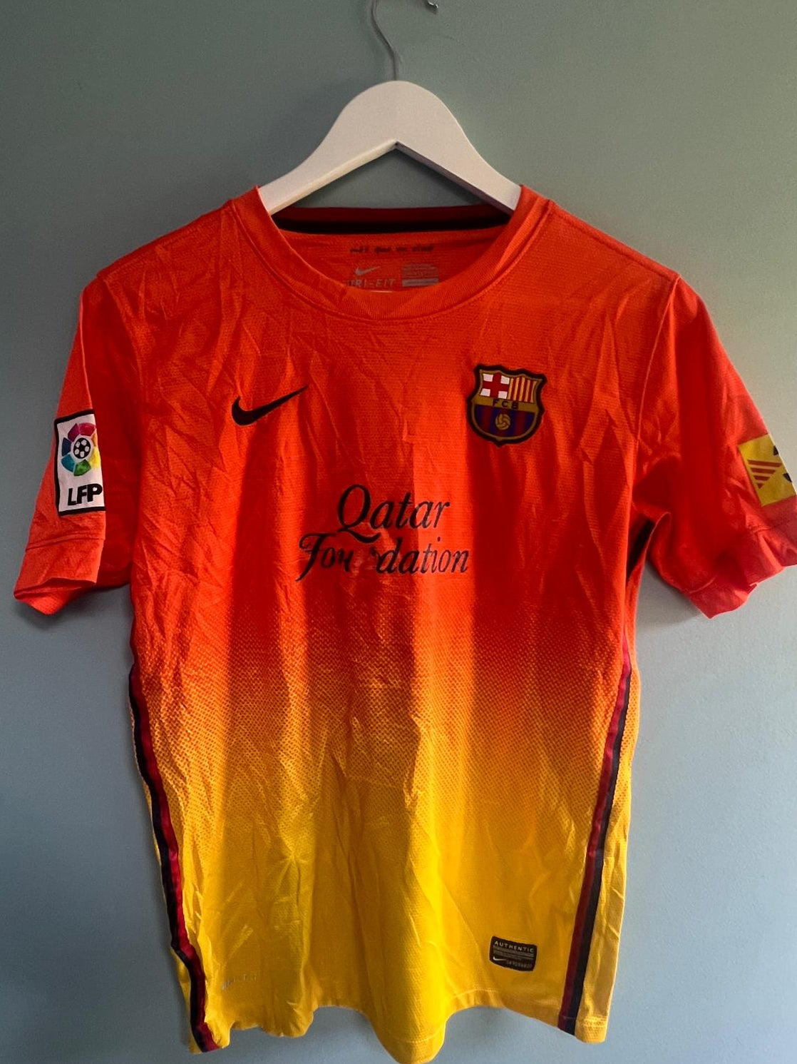 2011/2012 Barcelona Away Shirt Nike Small