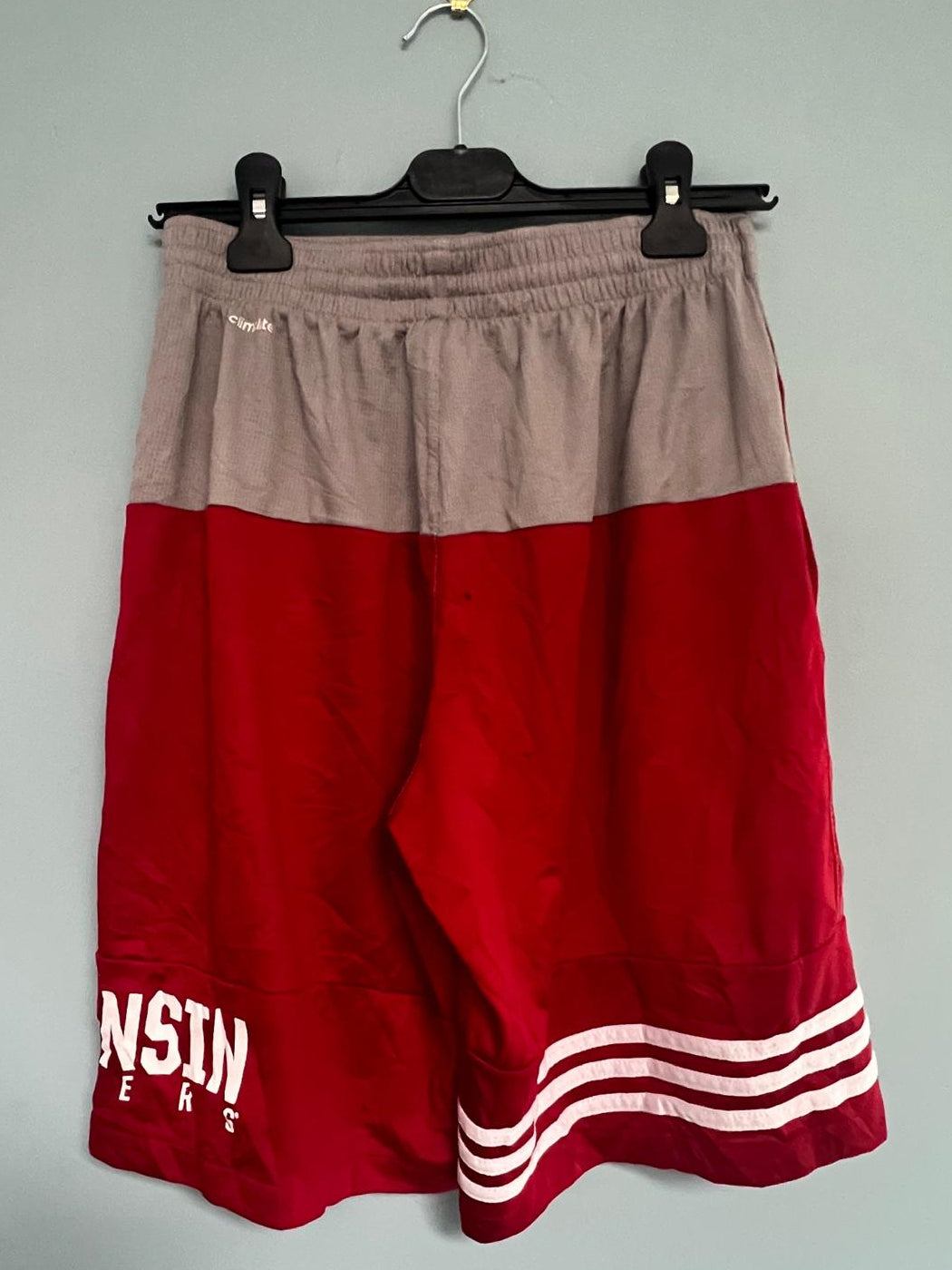 Adidas Wisconsin Badgers Leisure Shorts Small