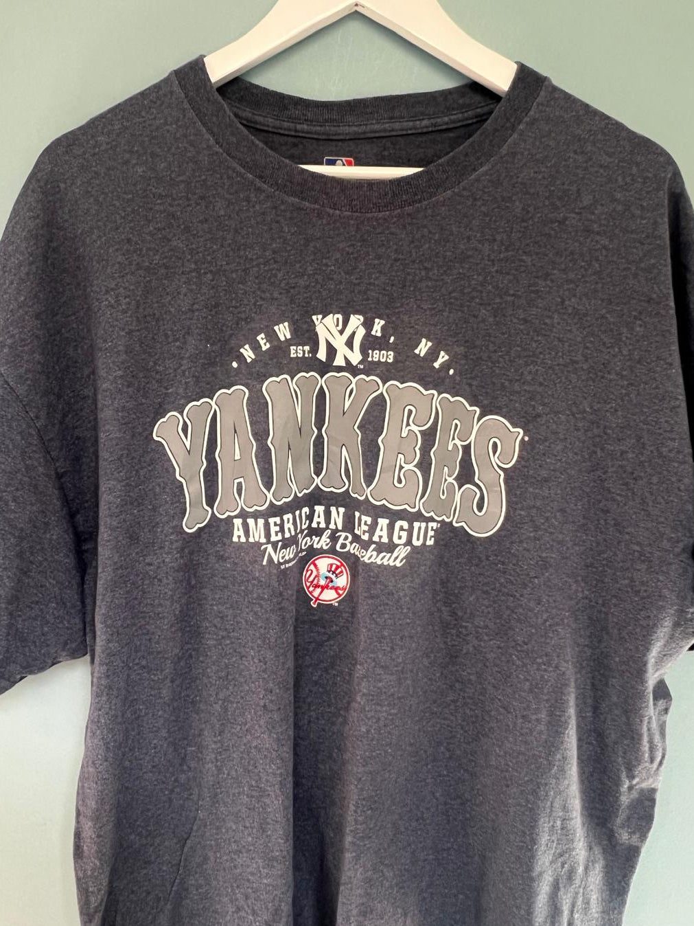 Official MLB New York Yankees Iconic Logo Tee Shirt XXL